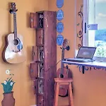 אכסניה Meiga Backpackers *