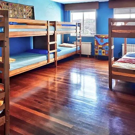 Meiga Backpackers אכסניה