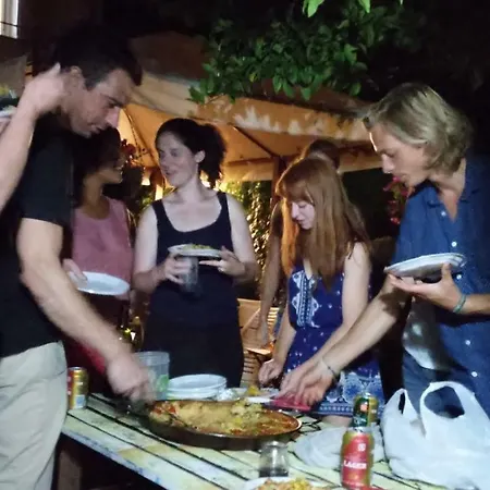 Meiga Backpackers אכסניה